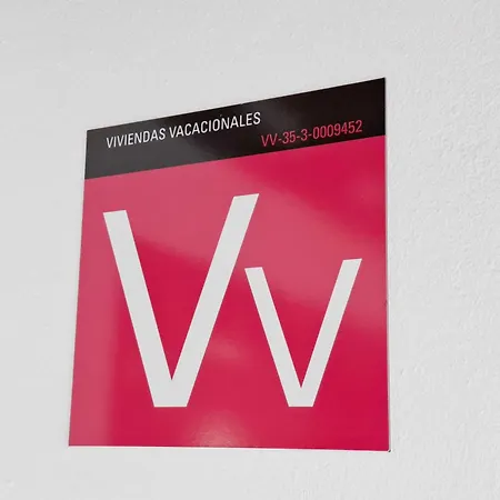 With Private Pools - Just 7 Min Walk From Beach, Bars & Dining Villa Playa Blanca