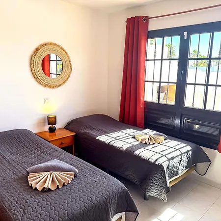 With Private Pools - Just 7 Min Walk From Beach, Bars & Dining Vila *