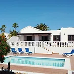 With Private Pools - Just 7 Min Walk From Beach, Bars & Dining Villa Playa Blanca