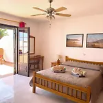 With Private Pools - Just 7 Min Walk From Beach, Bars & Dining * Playa Blanca