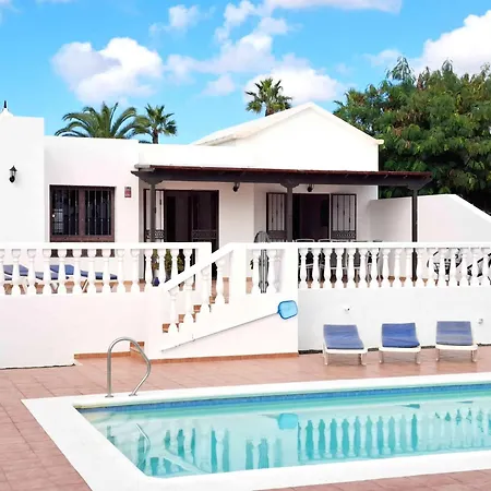 With Private Pools - Just 7 Min Walk From Beach, Bars & Dining