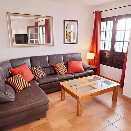 With Private Pools - Just 7 Min Walk From Beach, Bars & Dining * Playa Blanca (Lanzarote)