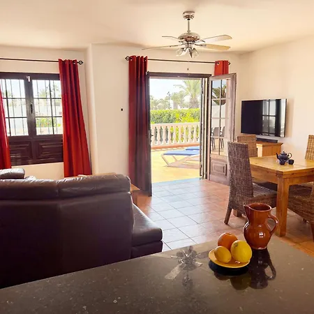Villa With Private Pools - Just 7 Min Walk From Beach, Bars & Dining