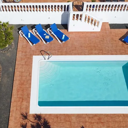 Villa With Private Pools - Just 7 Min Walk From Beach, Bars & Dining *