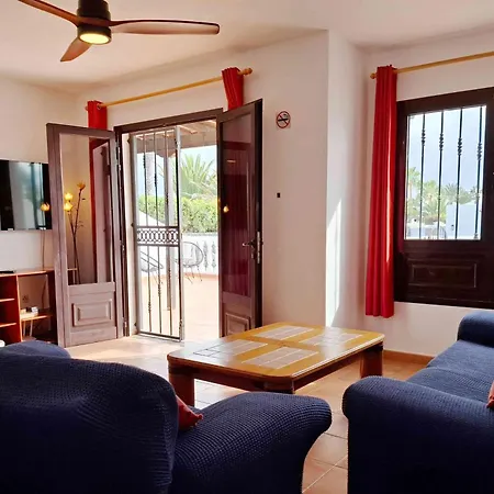 With Private Pools - Just 7 Min Walk From Beach, Bars & Dining Вилла *