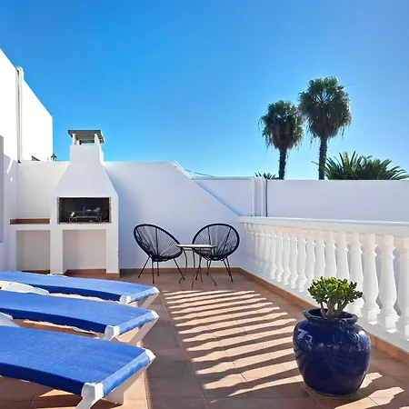 With Private Pools - Just 7 Min Walk From Beach, Bars & Dining Вилла *