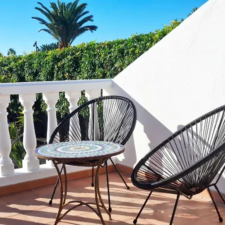 With Private Pools - Just 7 Min Walk From Beach, Bars & Dining Коста Бланка